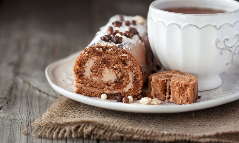 בוקר מתוק: רולדת שוקולד עם ביסקוויטים