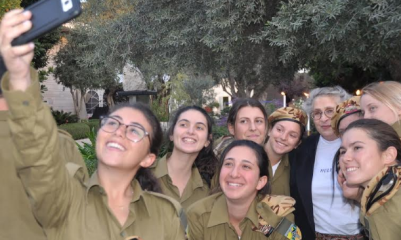 "למה עושים עניין? אני פה כי זה מה שרציתי לעשות"