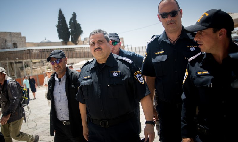 אלשיך יוצא להגנת השוטר: "ההפגנה הייתה אלימה"