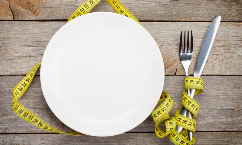 בלי דיאטות: כך תחזרו לגזרה אחרי החגים