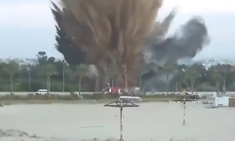 פיצוץ ענק ליד החוף: תיעוד מתקיפת צה"ל בצור