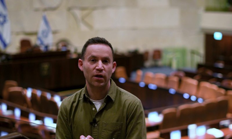 "בכנסת עם בנצי": מה אתם יודעים על ראשי הממשלה?