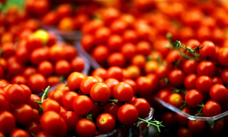 בשורה: בנט מוריד את מחירי הביצים, הירקות והבשר