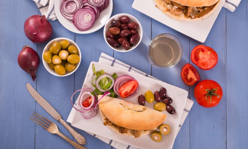 ארוחה שלמה בפיתה: 2 מתכונים ששווה לאמץ