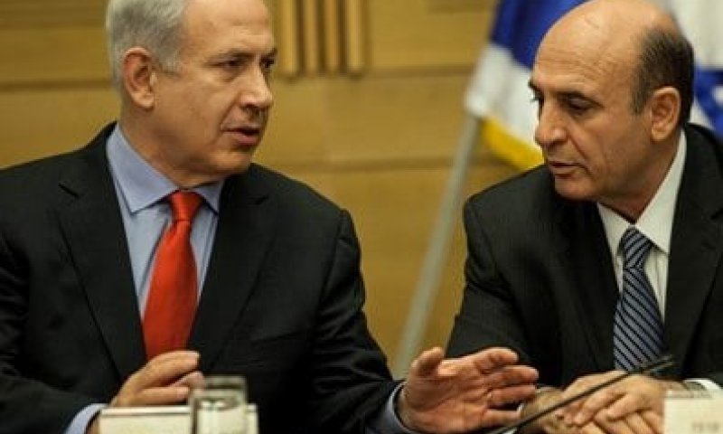 מקורבי נתניהו: בעקבות הקצנת התנועה הוא שוקל פרישה מהליכוד