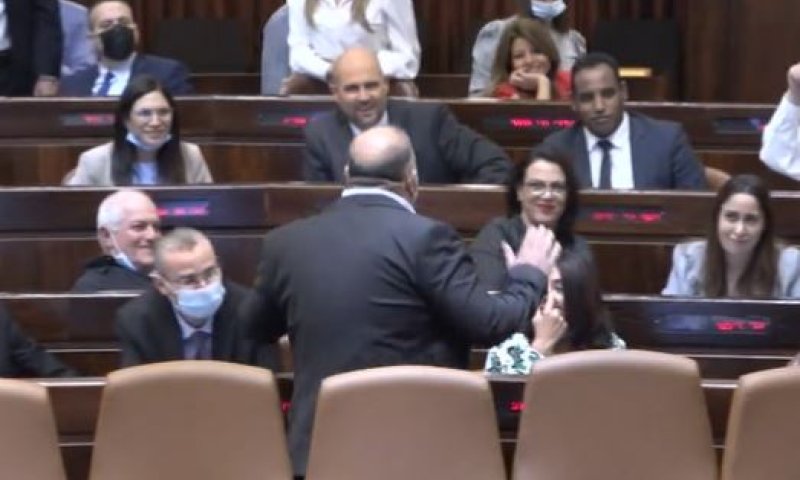 "לא ראוי" | צפו ב"ריקוד" של מנסור עבאס