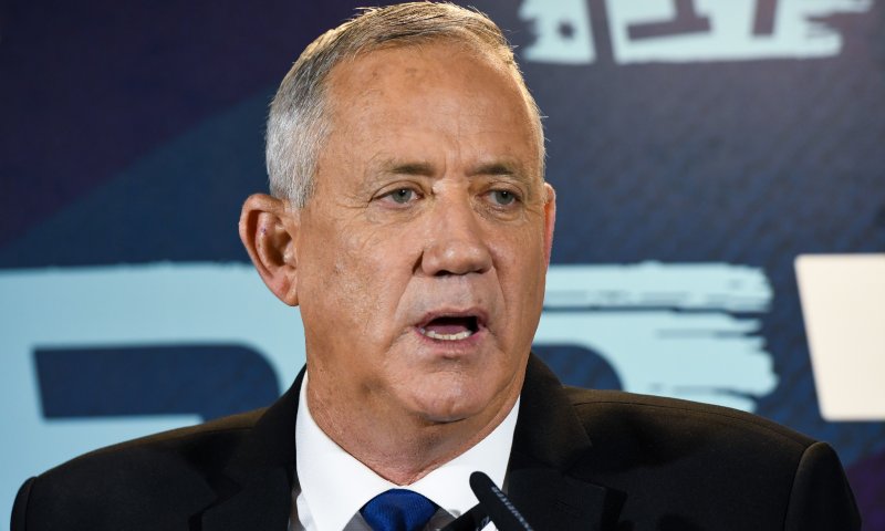 פרשנות: ירידת המנדט של יהדות התורה היא מכה לגנץ