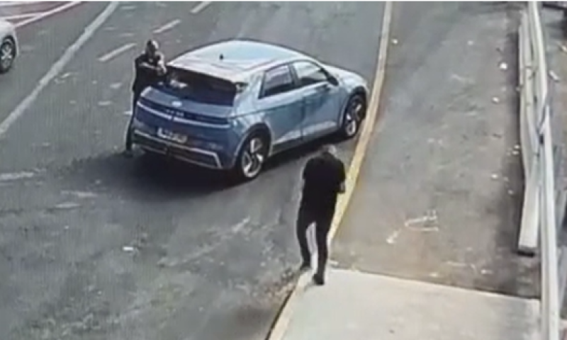 קשה לצפיה: אל"מ במיל' חזי נחמה מחסל את המחבל