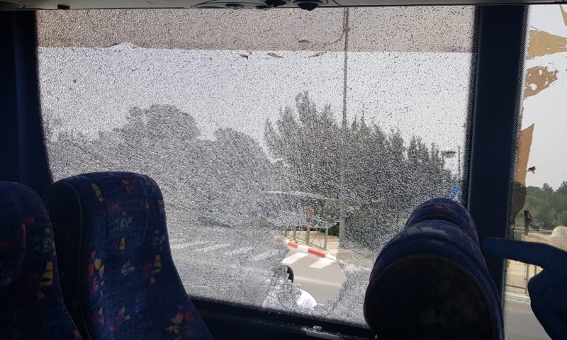 הטרור והמתקפות ממשיכים: אוטובוס הותקף בהר הזיתים