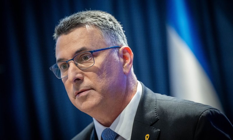 סער: "קו ישיר מחבר בין ההסתה האנטישמית לרצח הזה"