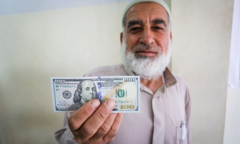 "פרוטקשן לחמאס": ישראל אישרה העברת כספים לעזה