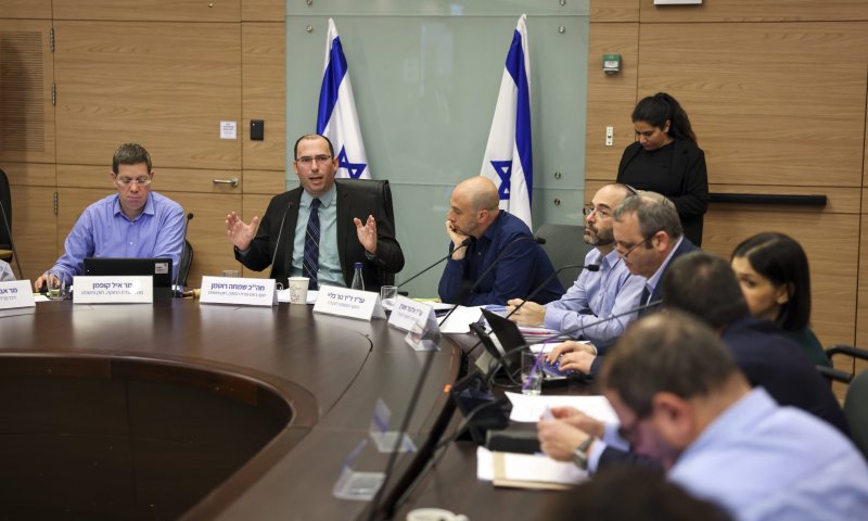 הקרב על הרפורמה: הוגשו עשרות אלפי הסתייגויות