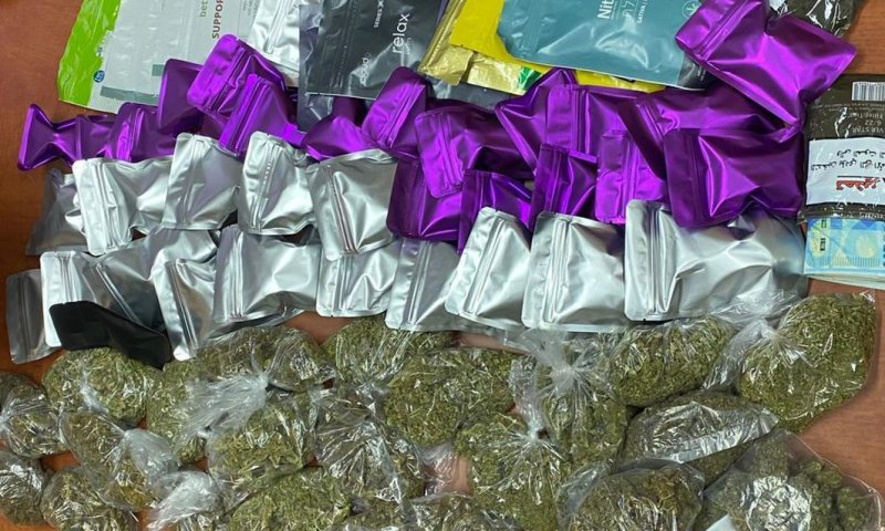 השוטרים הריחו ריח מוזר, במונית נמצא קילו גראס