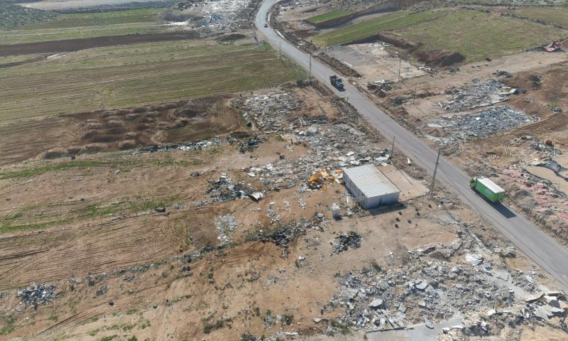 לאחר שסיכן את תושבי היישוב: השוק הפלסטיני בהר חברון נהרס
