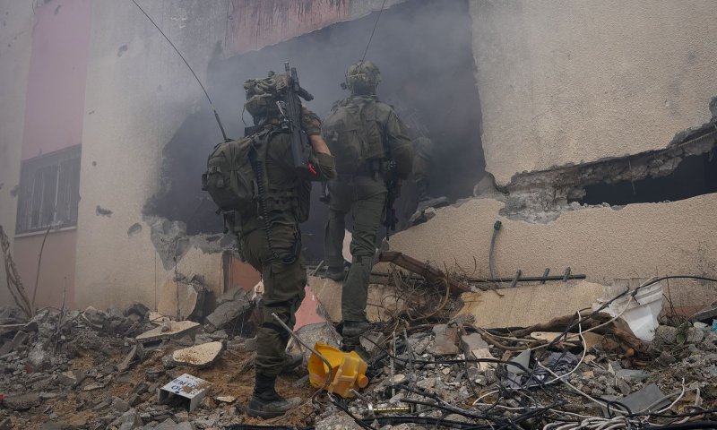 מתקרבים לראש: גבעתי פשטו על משרדו של סינוואר