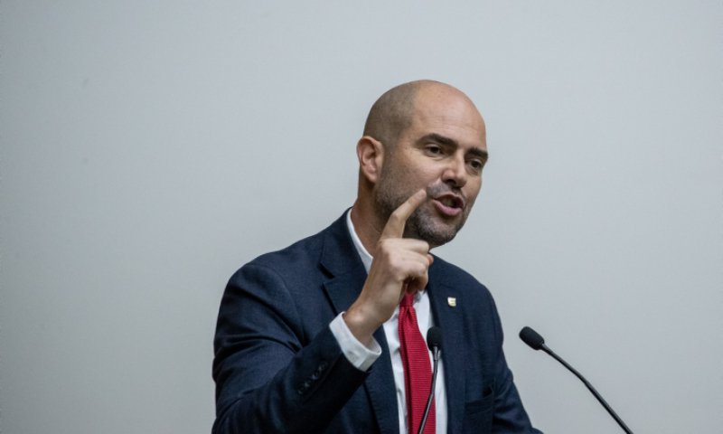 החרמת הניידים: אוחנה יכנס מסיבת עיתונאים מיוחדת