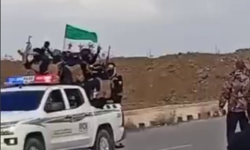 צפו: שיירת חמושים סורים מתקרבת ללוחמי צה"ל בסוריה