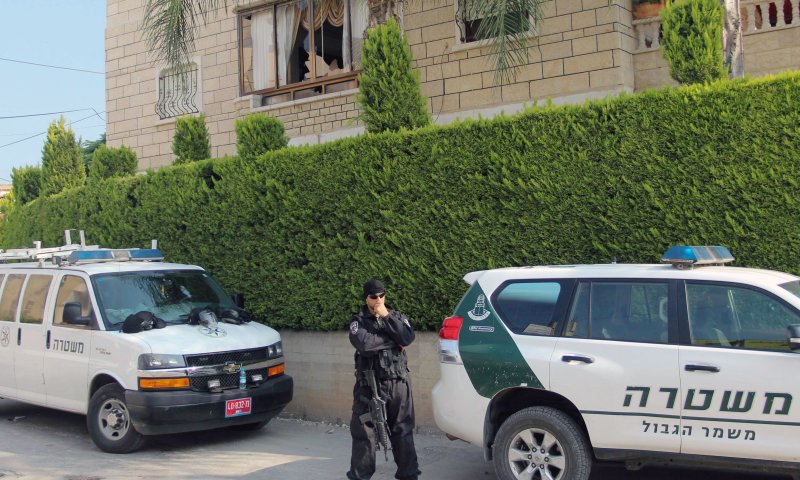 שוטרים ירו לעבר גנב רכב שניסה לדרוס אותם