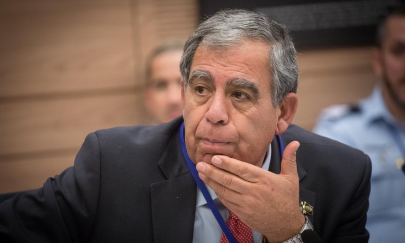 לוי לפירון: "לא הייתי רוצה לראות ערבי במטוס f16"