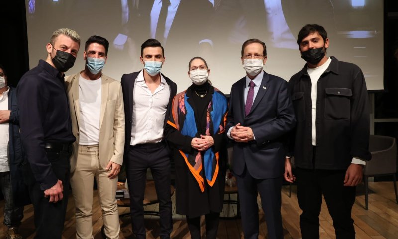 כוכבי שבאבניקים בפגישה קורעת אצל הנשיא| צפו: