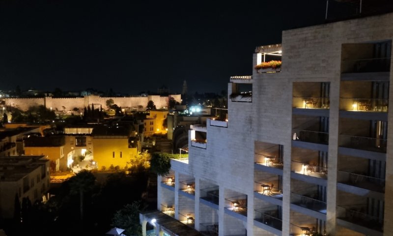 מלון מצודת דוד: חיבור של יוקרה, קדושה וחוויה מול חומות העיר