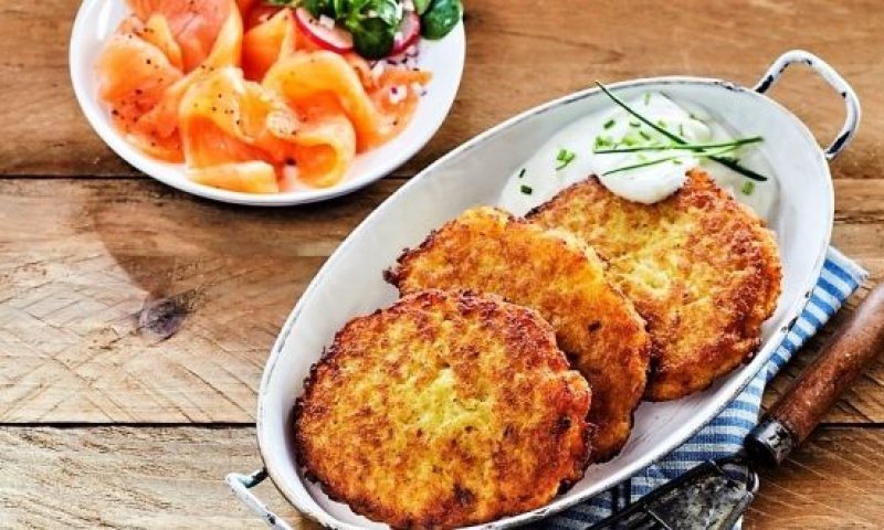 מתכוננים: מתכון ללביבות תפוחי אדמה וסלמון