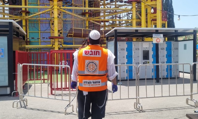 אסון בקרית ענבים: בת 13 נפלה מגובה רב- מצבה קשה