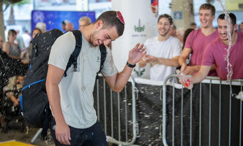 גיוס נובמבר יצא לדרך: מי המתגייס הצעיר והמבוגר ביותר?