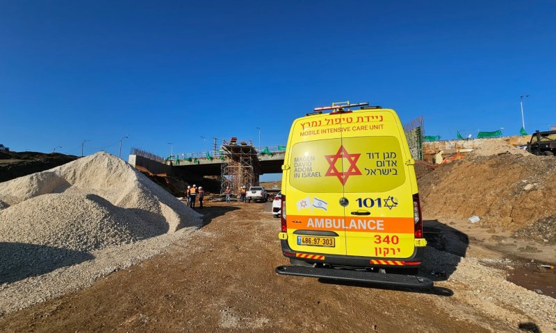 ילד בן שנתיים נפגע מאוטובוס בבית שמש, מצבו קשה