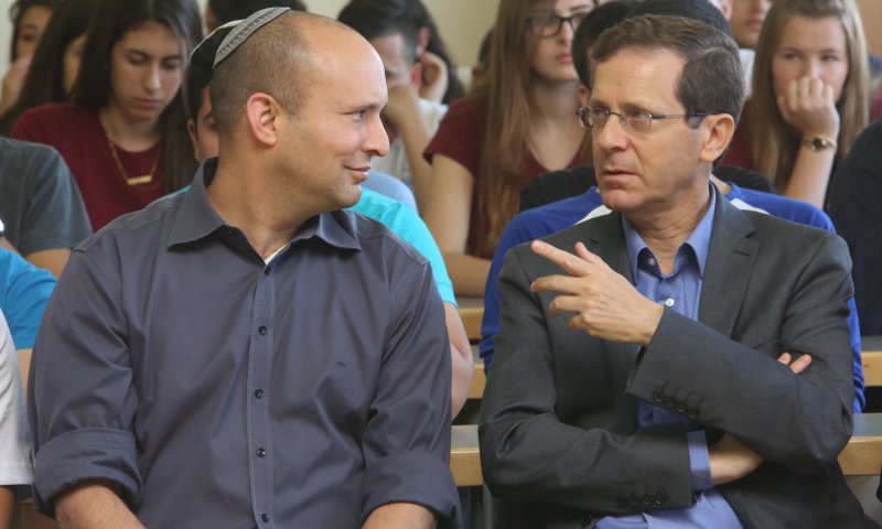 בוז'י תקף את בנט: חציתם קווים אדומים