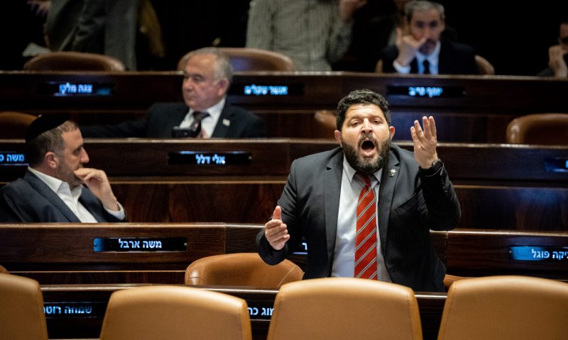 ביקורת קשה בעוצמה יהודית: "שוקל את צעדיו"