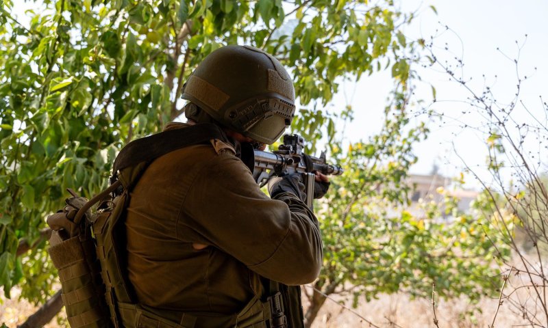 הותר לפרסום: 2 לוחמים נפצעו קשה מירי נ"ט בדרום לבנון