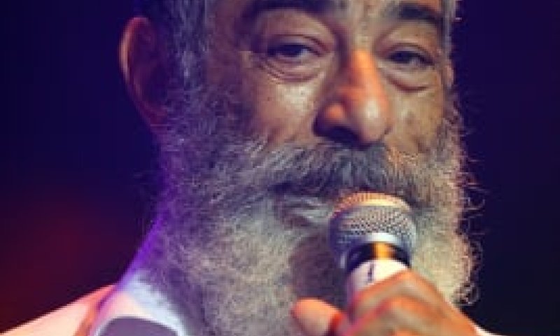 במופע של אריאל זילבר עדיין אפשר למצוא את זילבר הישן