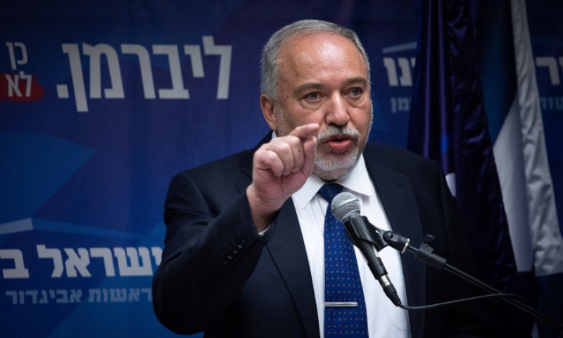 ליברמן מתקפה חריפה: "אולי אתה סוכן של פאקר?"