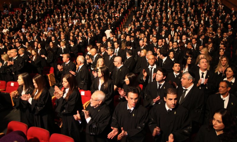 עוזרים משפטיים לא יוכלו להתמודד בבחירות, הלשכה נגד