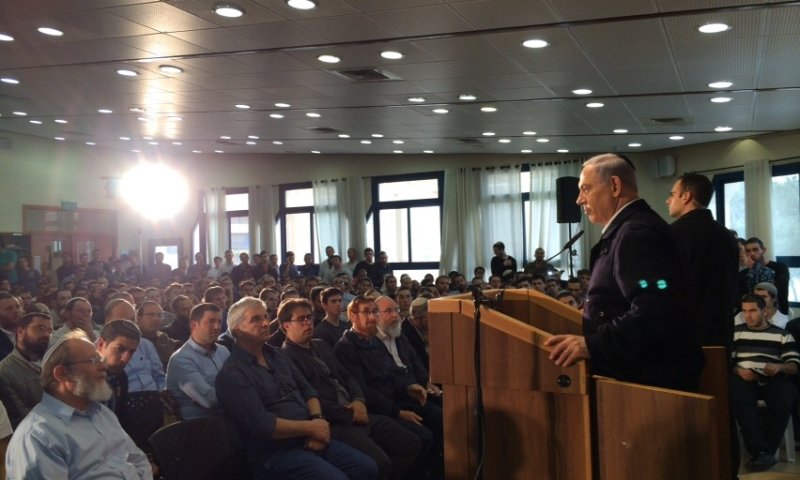מזל שיש בחירות: נתניהו ביקר במכינה בעלי
