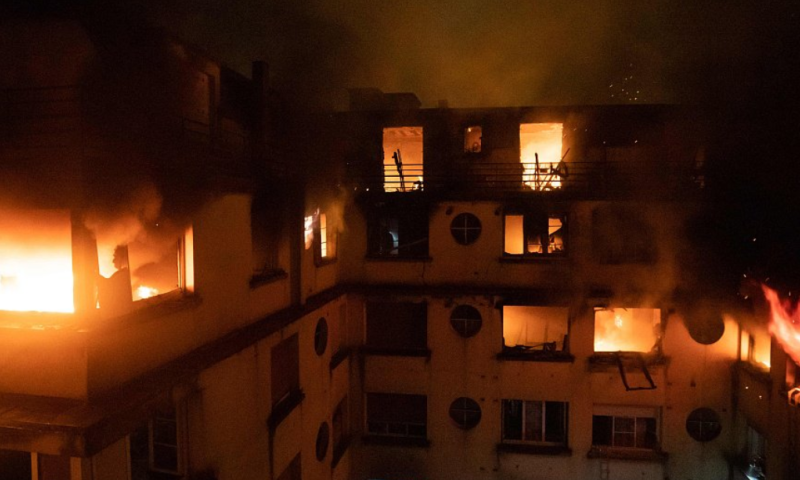 שריפה בפריז: 10 הרוגים בעקבות חשש להצתה