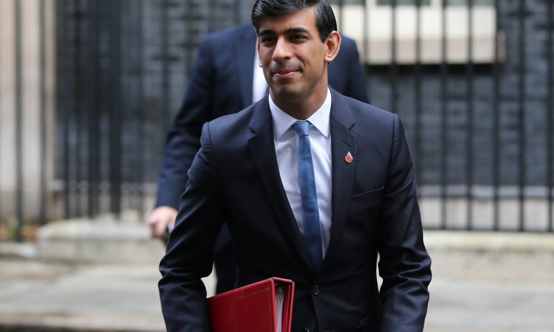 חבר ממשלה בבריטניה קרא להפסקת אש בעזה ופוטר