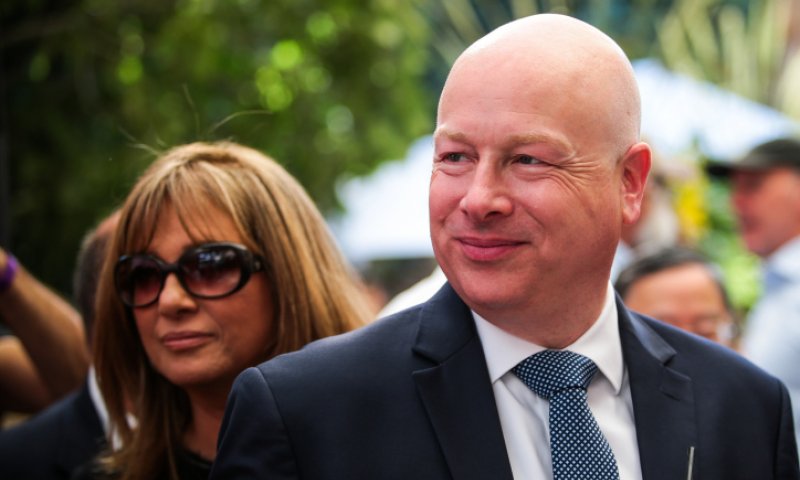 ג'ייסון גרינבלט: לקנות מוצרים מההתנחלויות