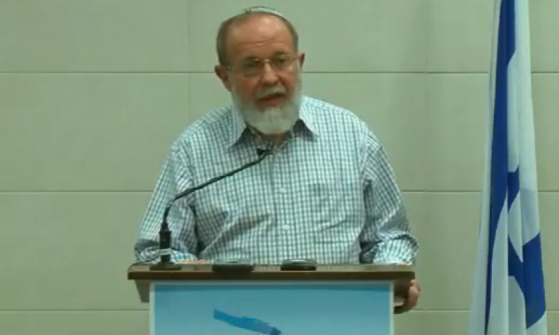 צפו: הרב אלי סדן מתייחס לדרישה לפטר את הרב יגאל