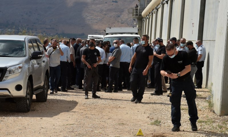 המצוד נמשך: נעצרו קרובי משפחה של שני המחבלים