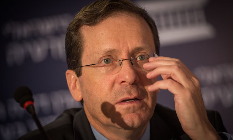 "המתנחלים בנו בריכות על דם הילדים שנרצחו"