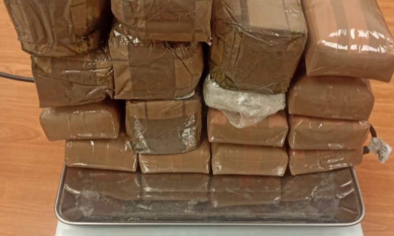 השוטרים נדהמו: 10 ק"ג חשיש הוחבאו ברכב