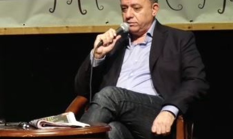 גבאי הותקף מימין: "אני לא נעלב ואני לא מתרשם"