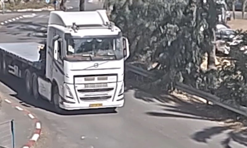 צפו: רגע הפגיעה של המשאית בפיגוע הדריסה בגלילות