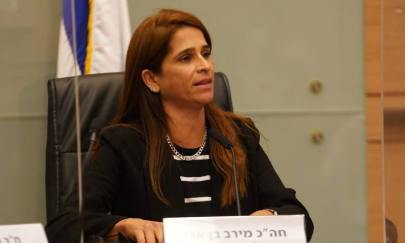 בן ארי: "לא יהיה תקציב ללא העלאת משכורות לשוטרים"