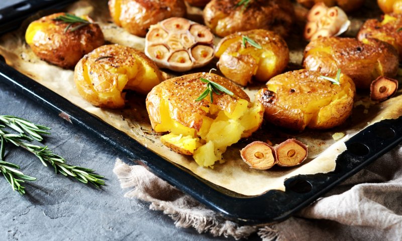 מיוחד לשבת: מתכון לתפוחי אדמה שיגנבו את ההצגה