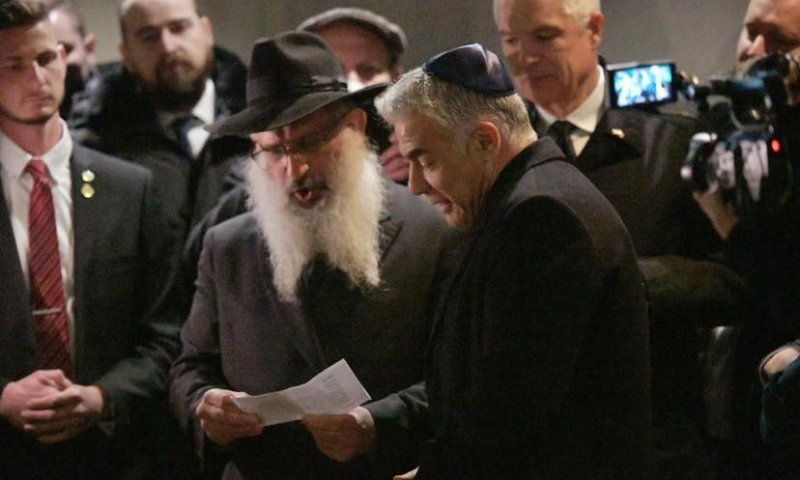 "היה רב גדול": הביקור המפתיע של יאיר לפיד