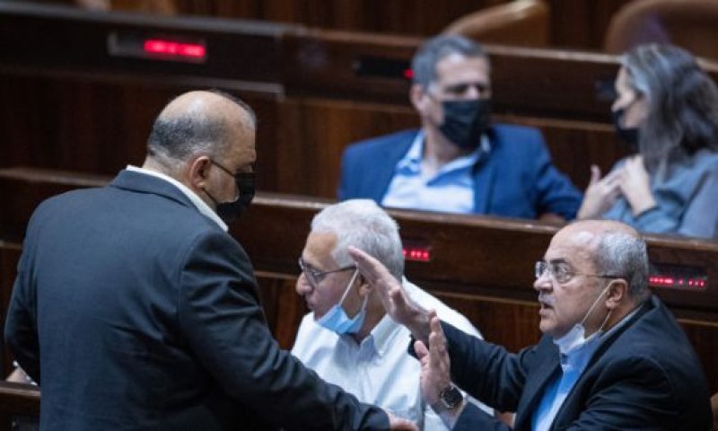 יוצאים לפגרה: הקרבות האישיים שניהלו את הכנסת