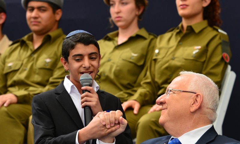 צפו: עם ישראל שר עם "שלום לך ארץ נהדרת"